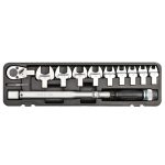 Clé dynamométrique YATO 0767 avec 12 accessoires